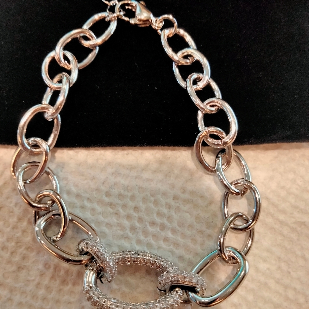 NWT Cubic Zirconia bold link bracelet with dust bag